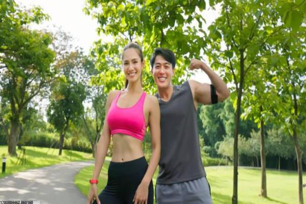 如何规划中考体育项目的教练培训？